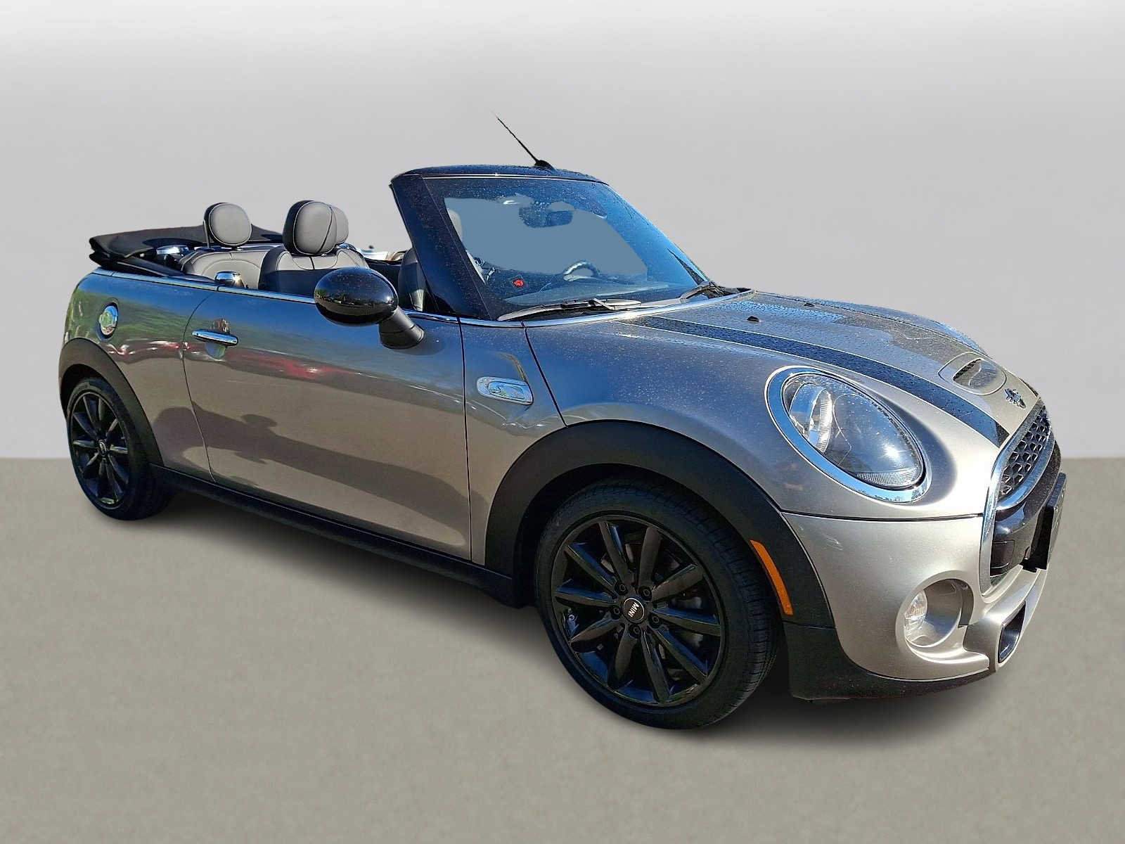Used 2019 MINI Cooper S w/ Signature Upholstery Package image 2