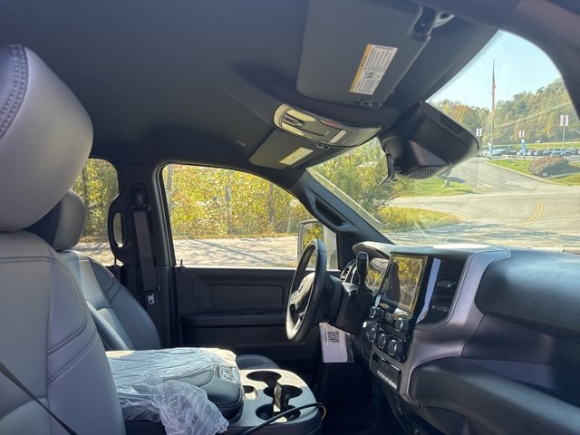 New 2026 RAM 3500 Tradesman image 39