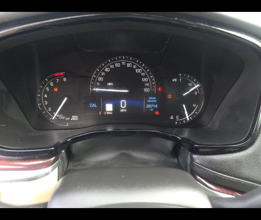 Used 2018 Cadillac XT5 Luxury w/ Driver Awareness Package FWD image 6