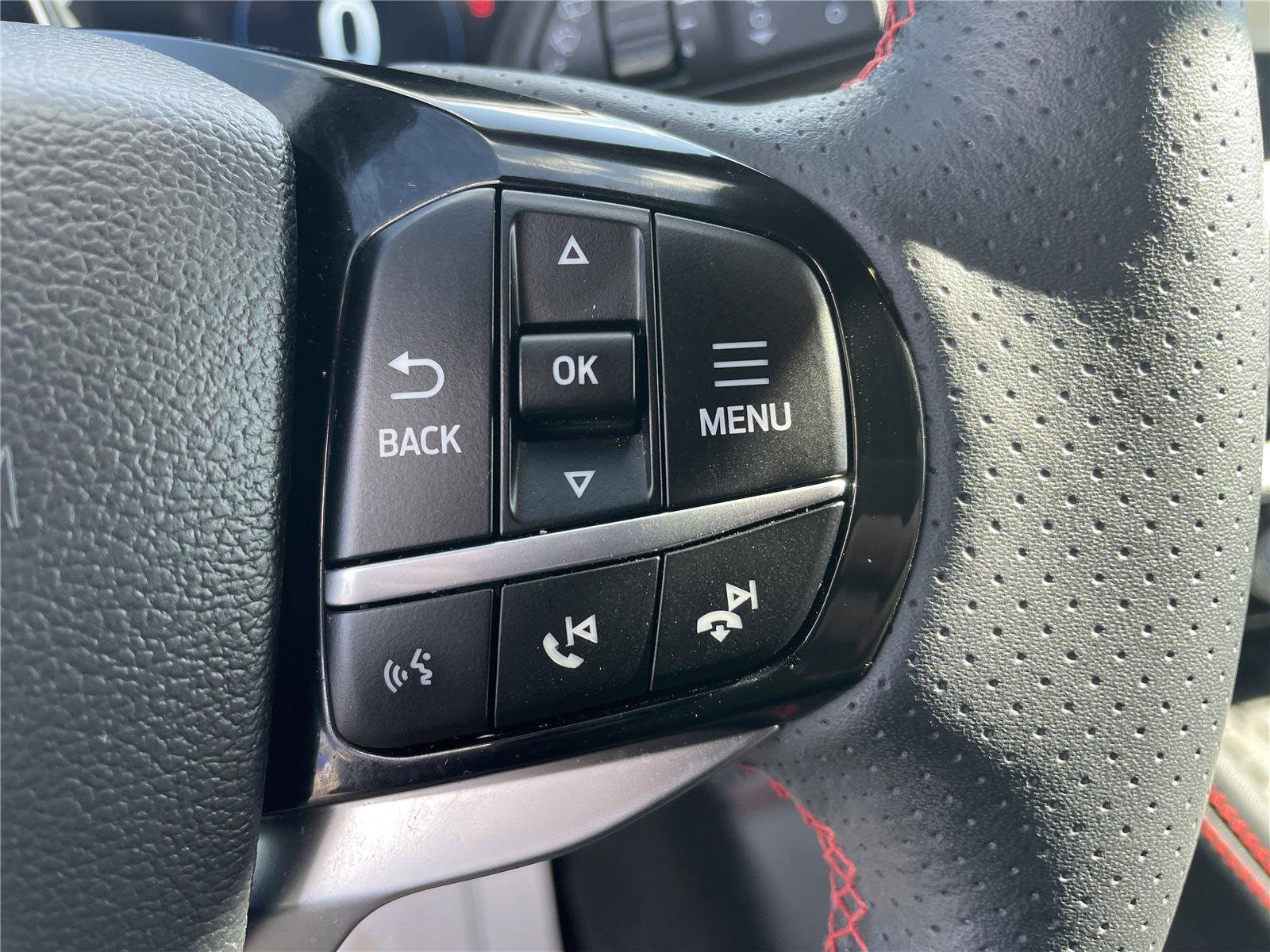 Used 2025 Ford Explorer ST-Line w/ Premium Package AWD/4WD image 16