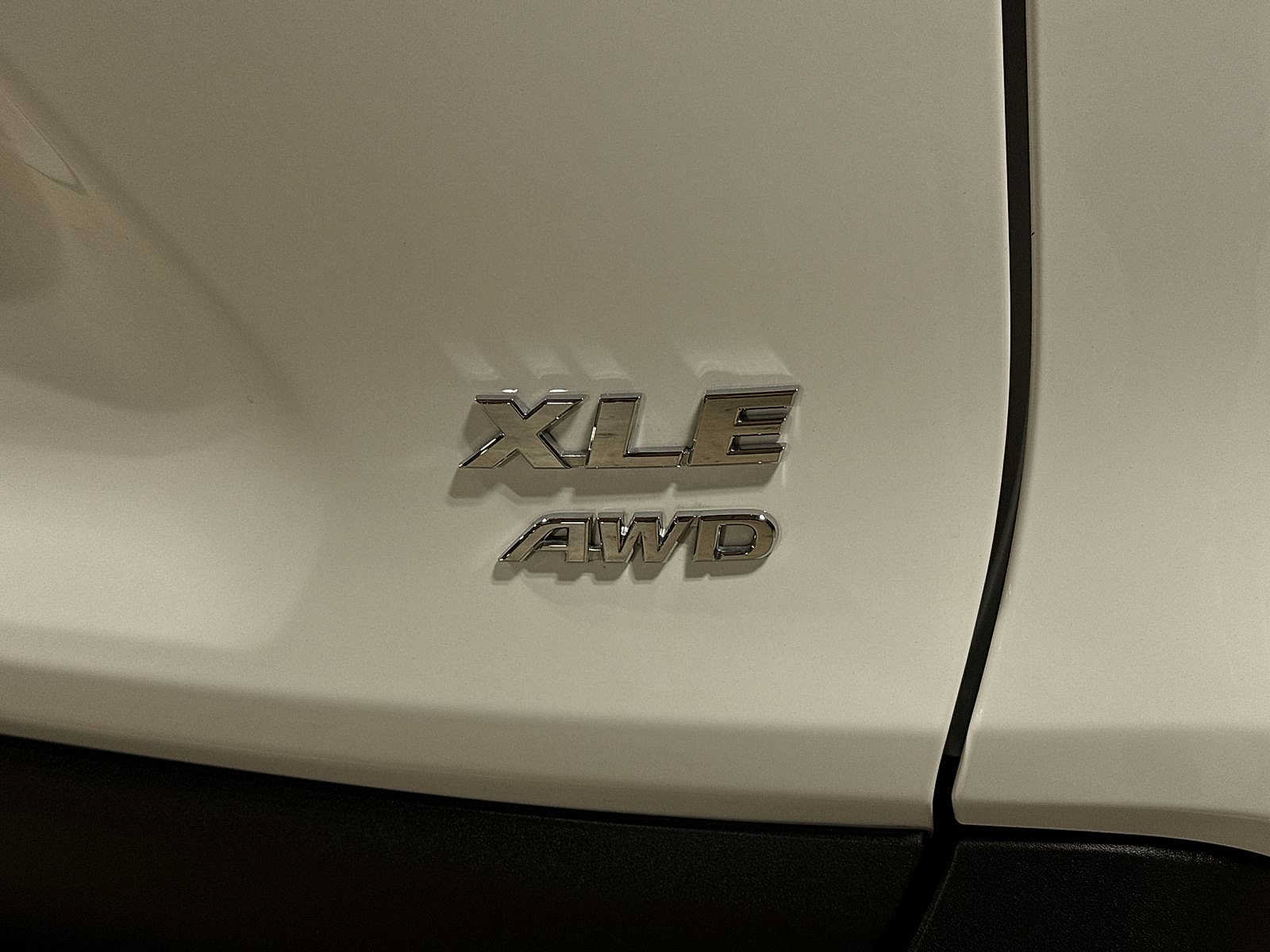 Used 2025 Toyota RAV4 XLE AWD/4WD image 26