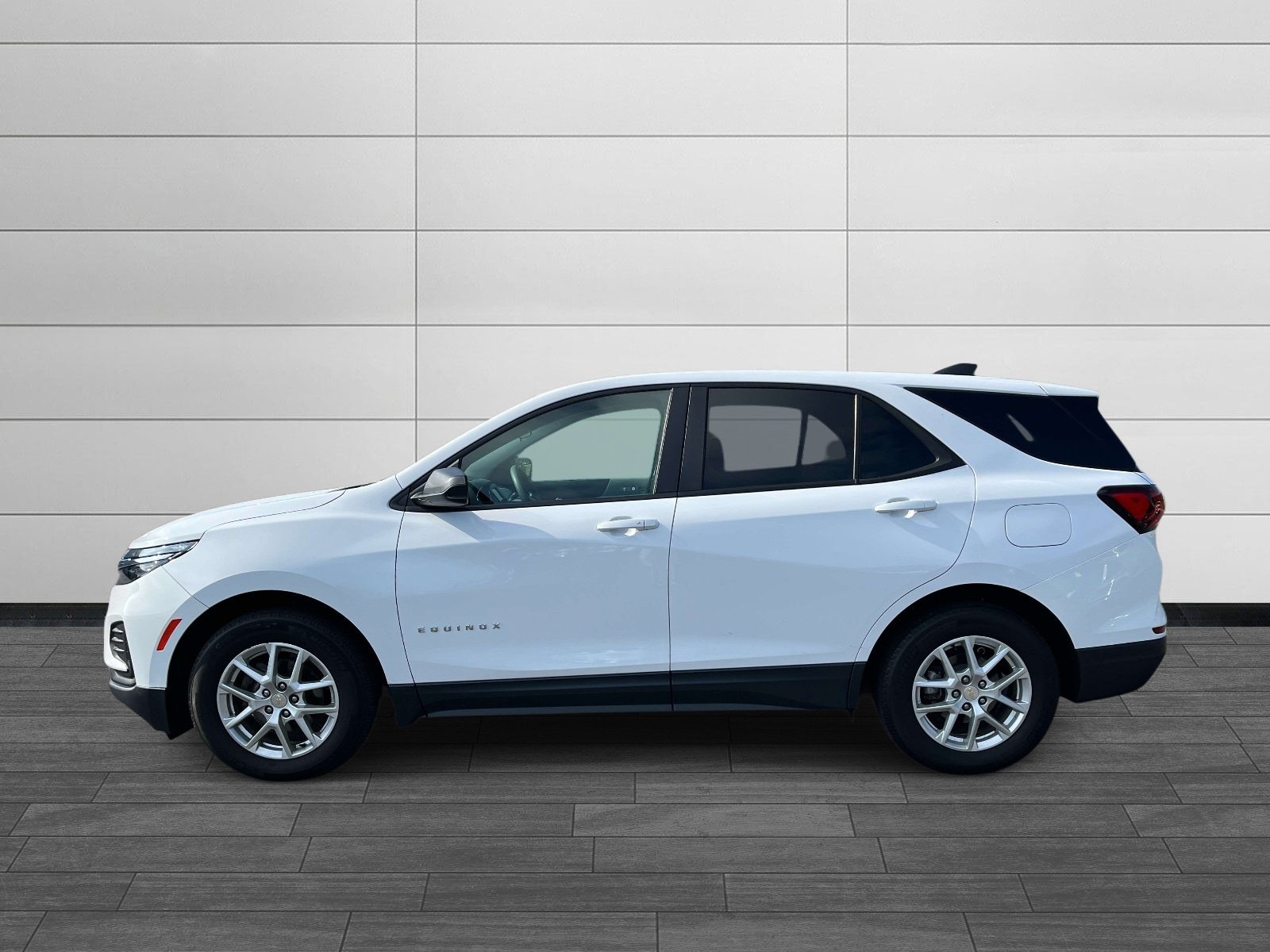 Used 2023 Chevrolet Equinox LS w/ LS Convenience Package FWD image 6