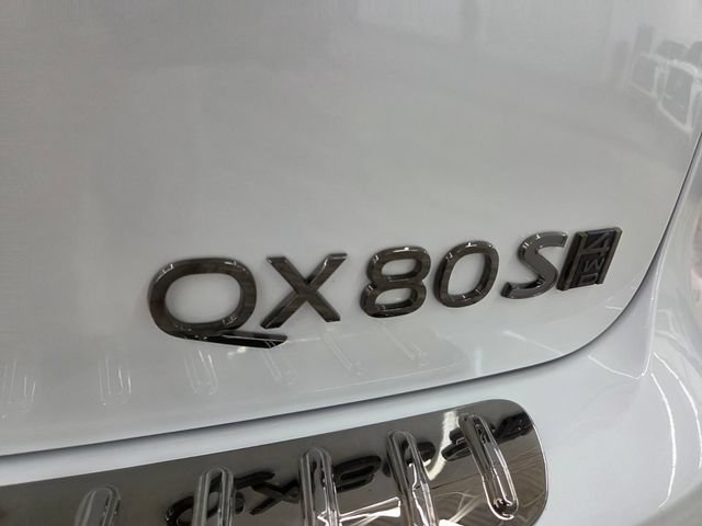 New 2026 INFINITI QX80 4WD w/ Sport Exterior Package image 18