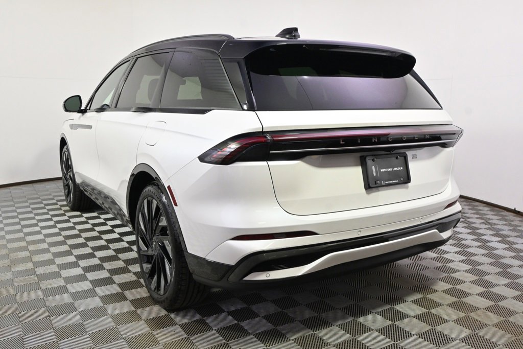 New 2026 Lincoln Nautilus Reserve w/ Jet Appearance Package image 4