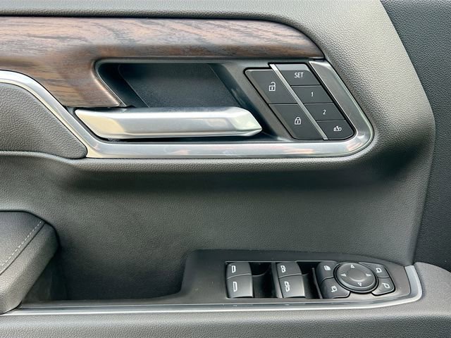 New 2026 GMC Sierra 1500 SLT image 13