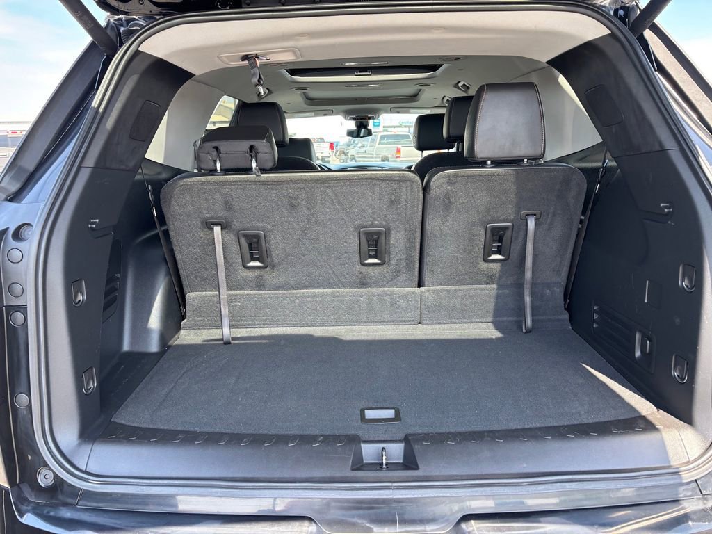 Used 2020 Chevrolet Traverse Premier w/ Redline Edition FWD image 34