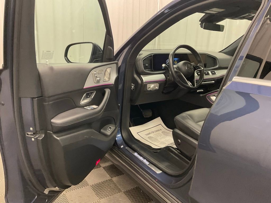 Used 2025 Mercedes-Benz GLS 450 4MATIC image 7