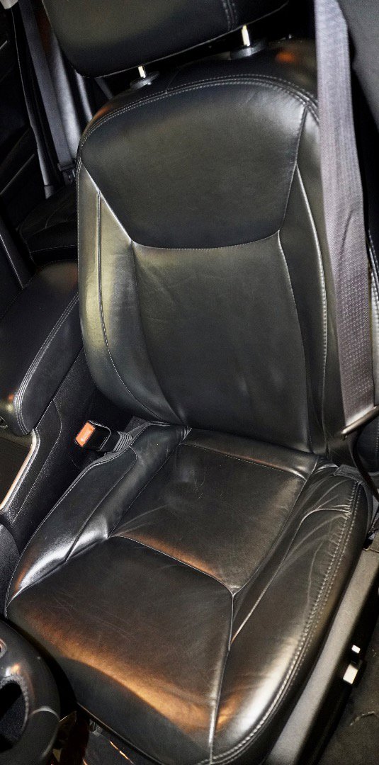 Used 2016 Chrysler 300 Limited w/ Driver Convenience Group image 4