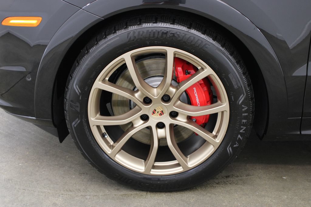 Certified 2026 Porsche Cayenne GTS AWD/4WD image 12
