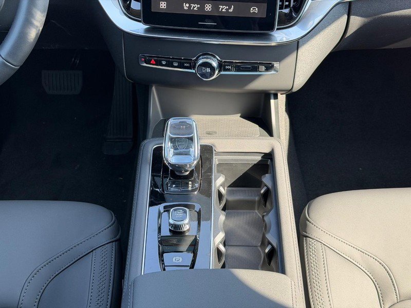 New 2026 Volvo XC90 B6 Plus w/ Protection Package Premier image 8