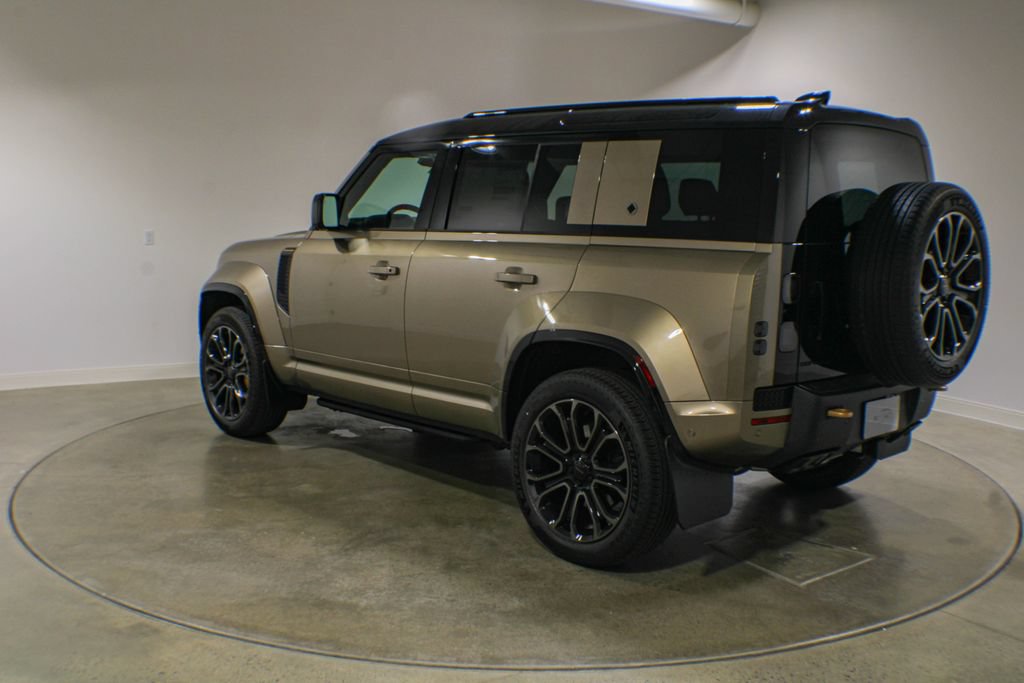 New 2026 Land Rover Defender 110 AWD/4WD image 4