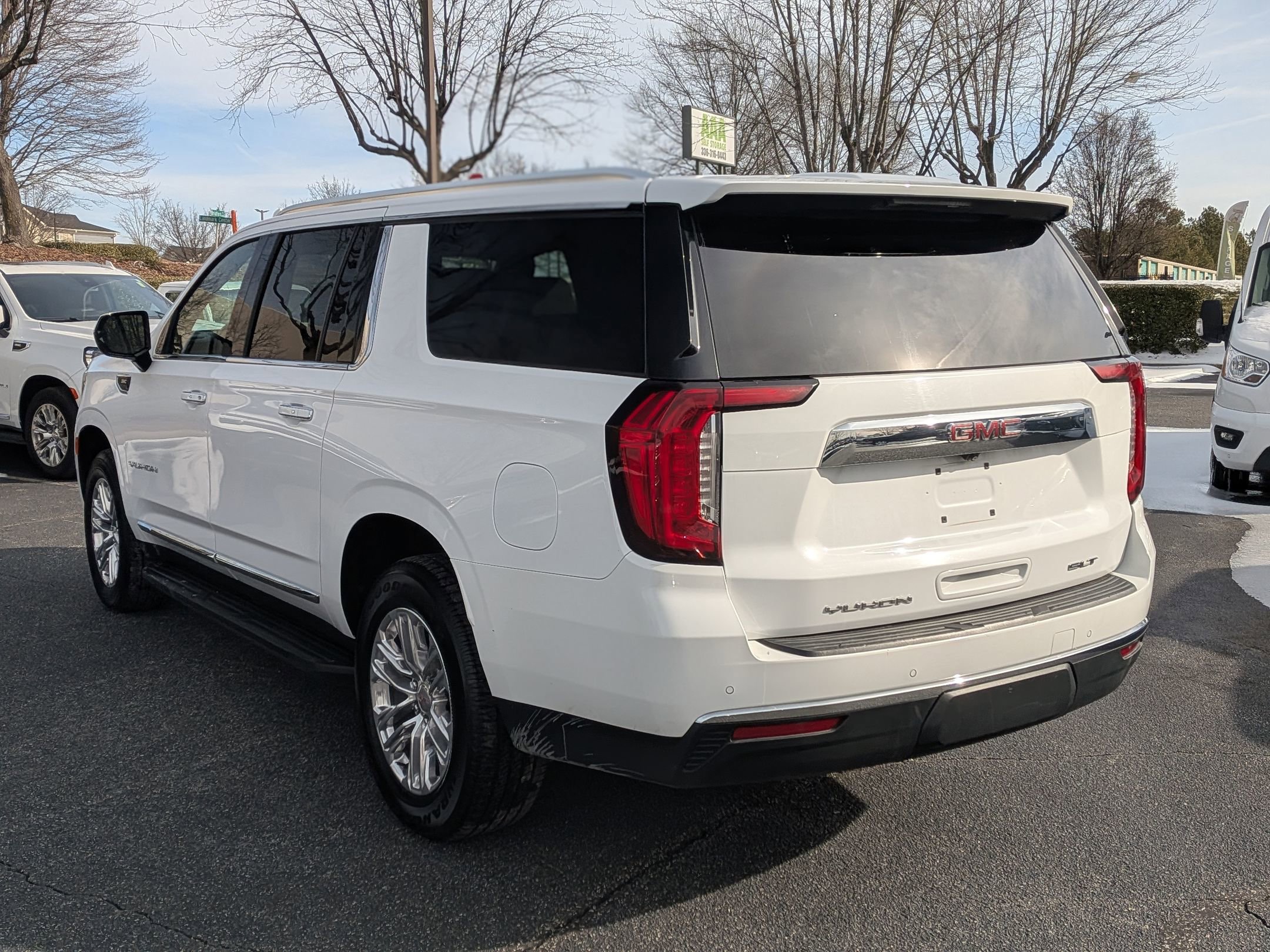 Used 2024 GMC Yukon XL SLT image 7
