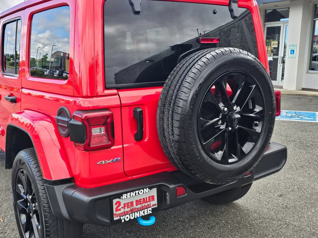 Used 2024 Jeep Wrangler Unlimited Sahara AWD/4WD image 10
