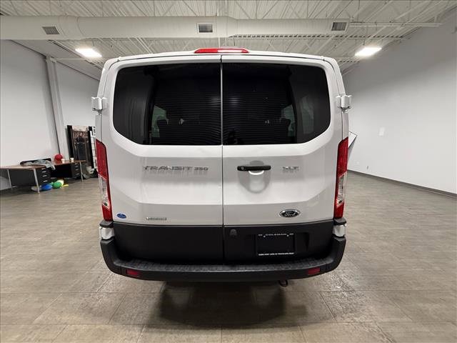 Used 2023 Ford Transit 350 XLT image 5