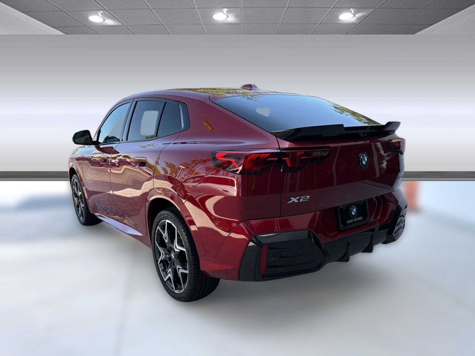 Used 2025 BMW X2 xDrive28i w/ Premium Package AWD/4WD image 3