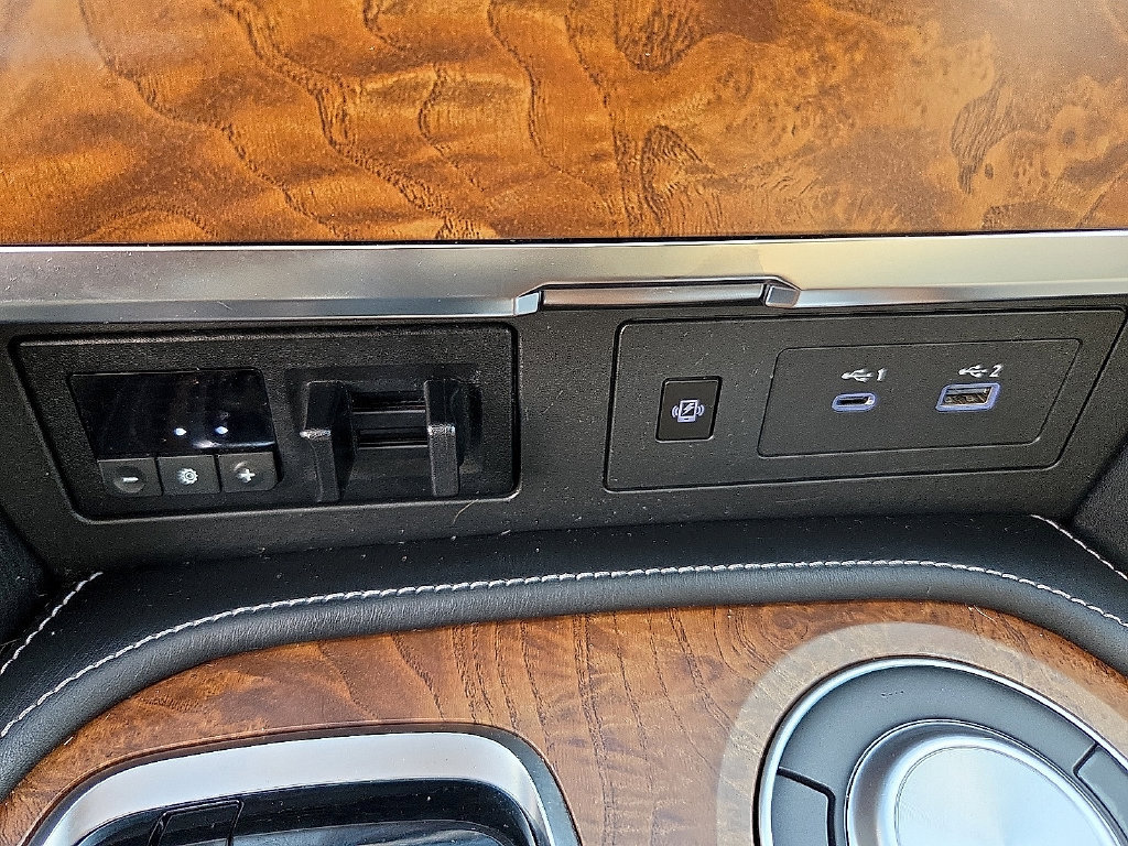 Used 2024 Nissan Armada SL w/ Captain's Chairs Package RWD image 19