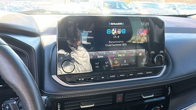 Used 2023 Nissan Rogue Platinum image 16