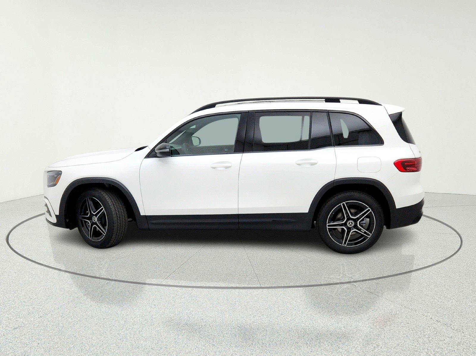New 2026 Mercedes-Benz GLB 250 image 14