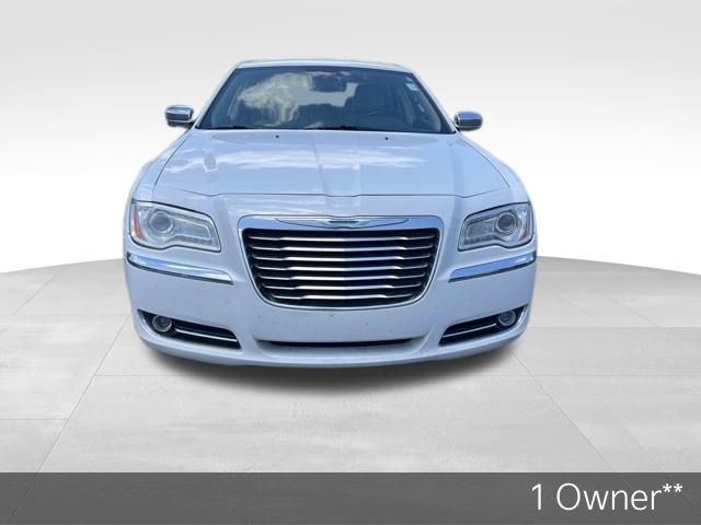 Used 2012 Chrysler 300 Limited RWD image 2