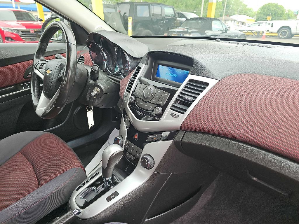 Used 2013 Chevrolet Cruze LT w/ RS Package image 52