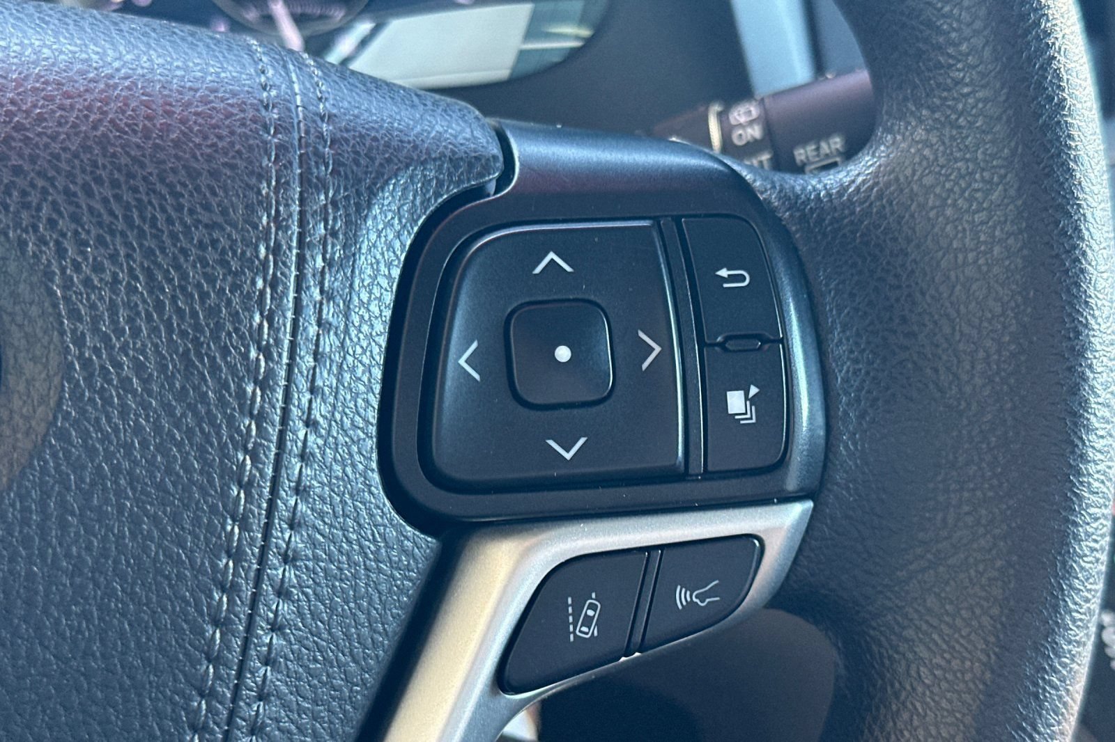Used 2020 Toyota Sienna LE FWD image 27
