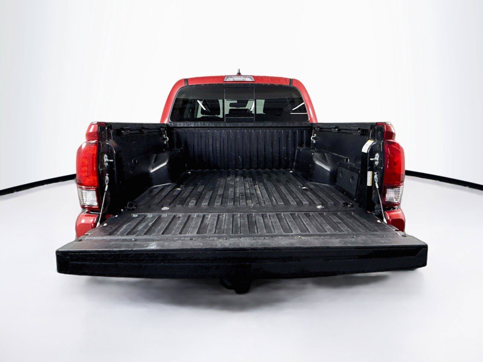 Certified 2022 Toyota Tacoma SR5 RWD image 32