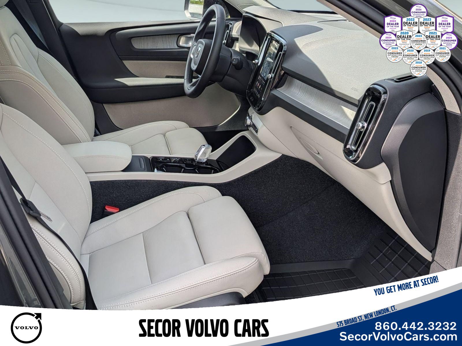 Certified 2026 Volvo XC40 B5 Plus AWD/4WD image 30