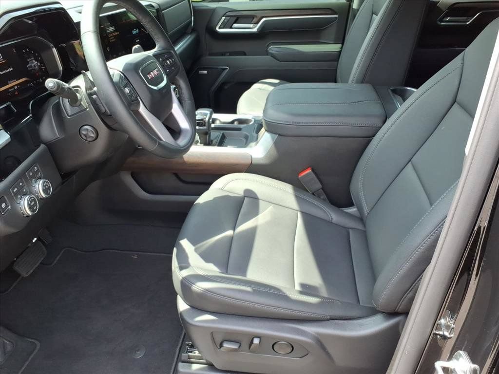 Used 2026 GMC Sierra 1500 SLT w/ SLT Convenience Package AWD/4WD image 11