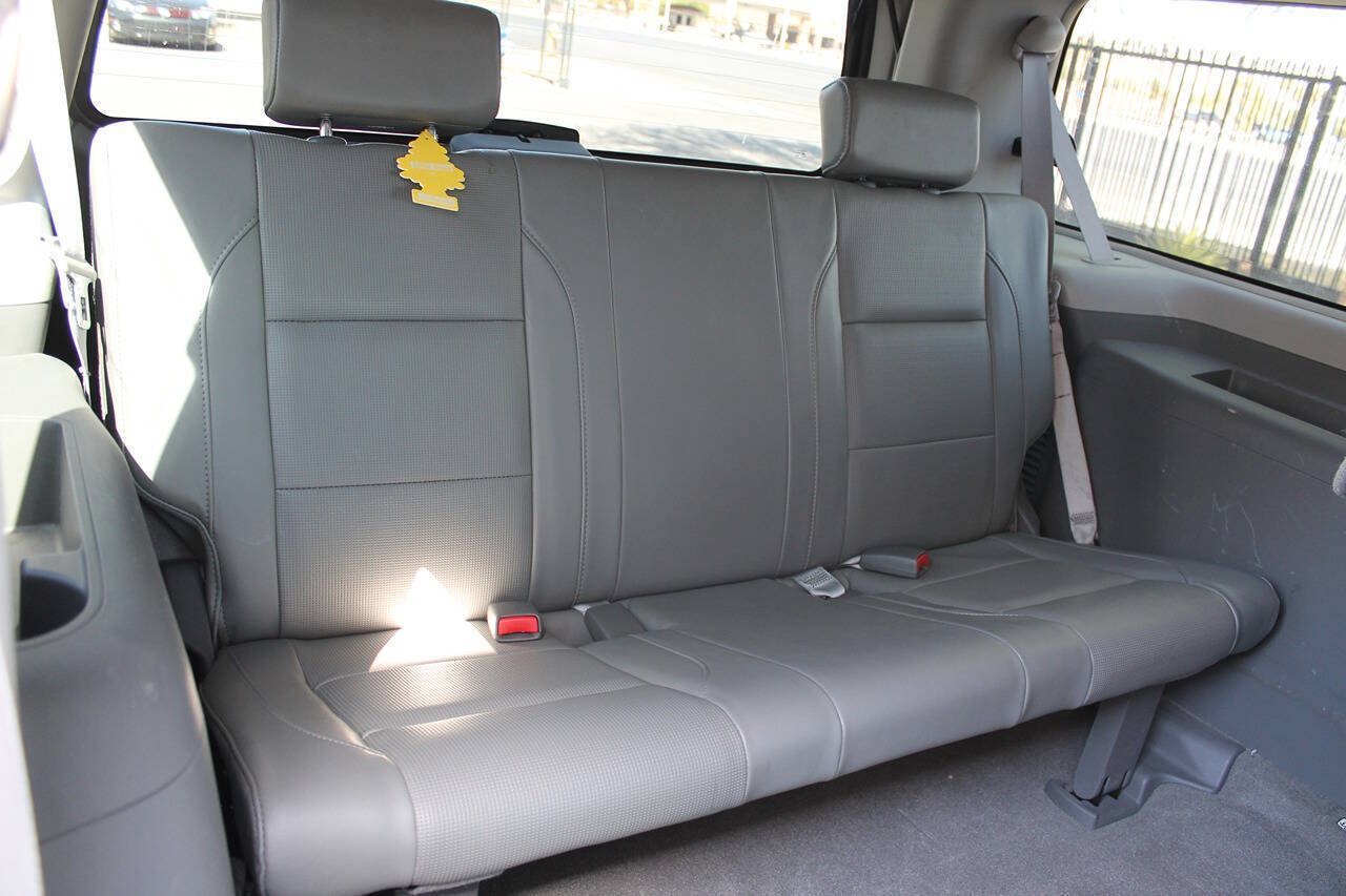 Used 2005 Nissan Armada SE w/ (S01) Journey Pkg (SE) AWD/4WD image 31
