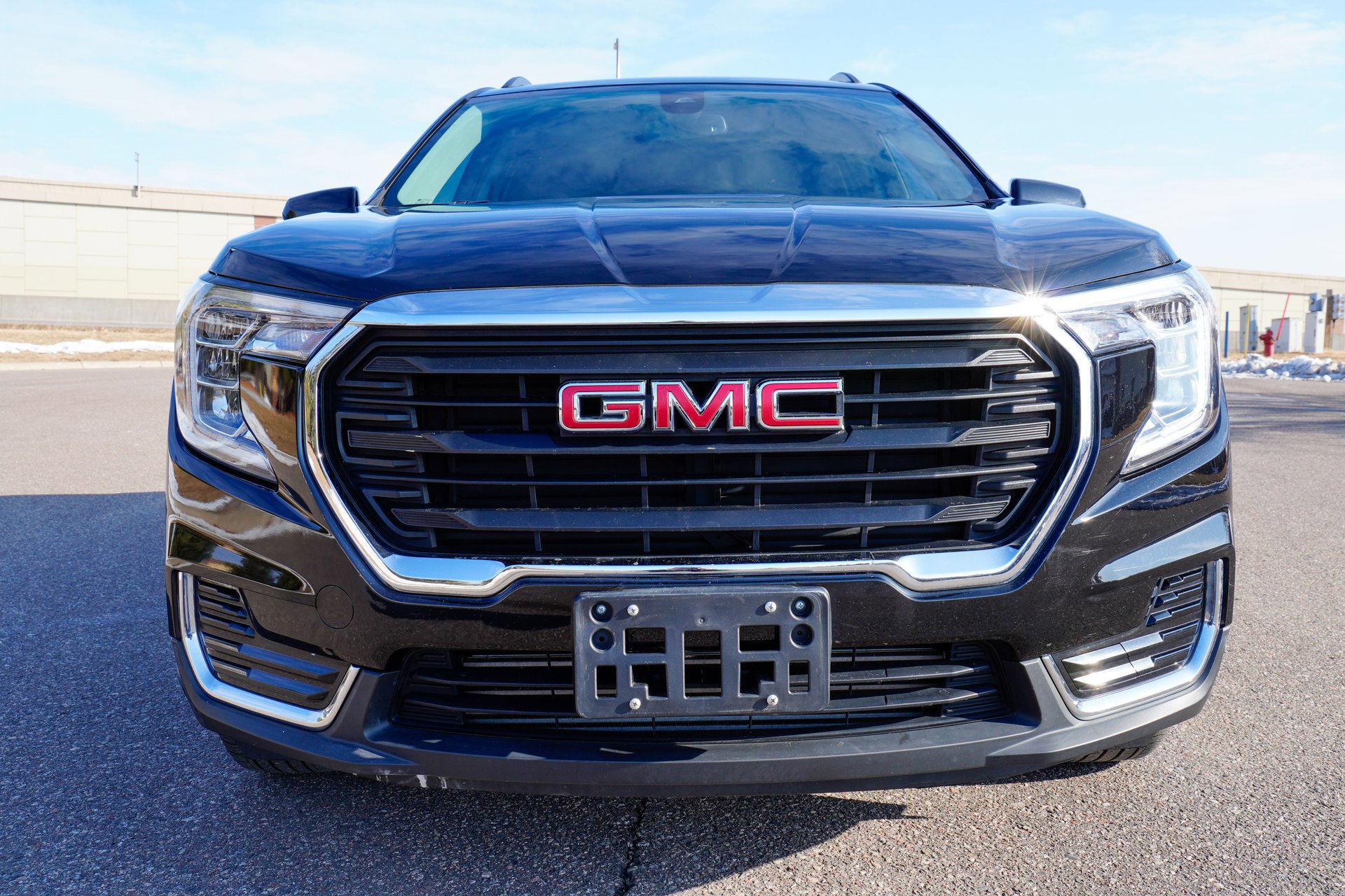 Used 2022 GMC Terrain SLE w/ Driver Convenience Package image 9