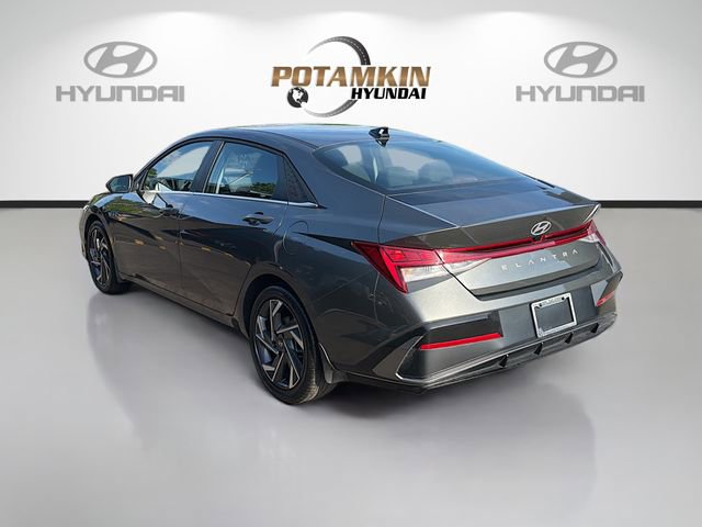 Certified 2025 Hyundai Elantra SEL FWD image 7