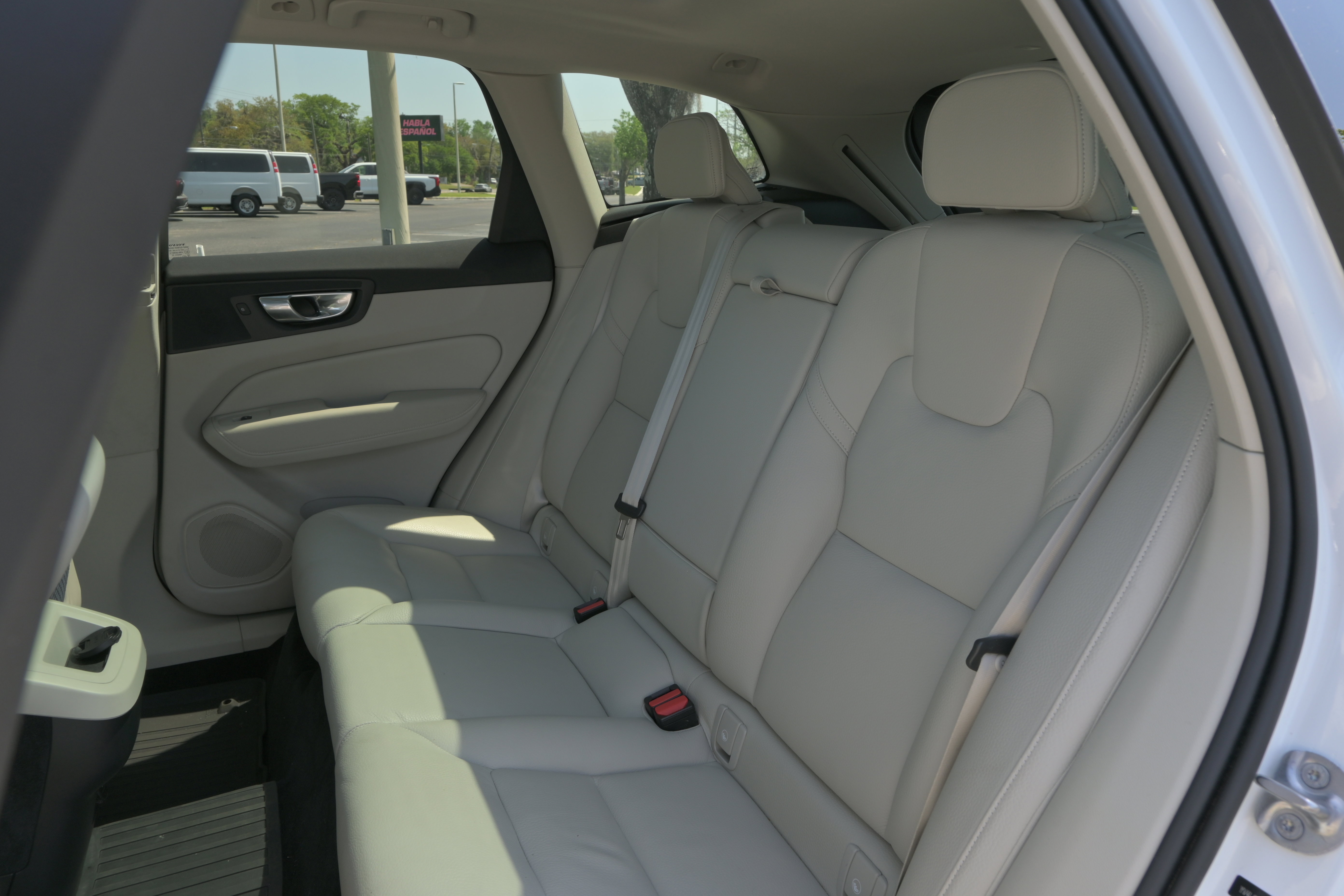 Used 2024 Volvo XC60 B5 Plus w/ Protection Package Premier image 9