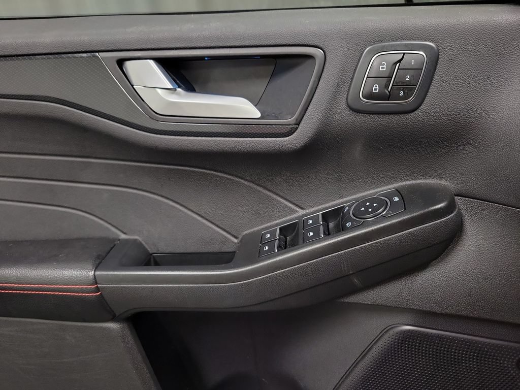 Used 2023 Ford Escape ST-Line Elite w/ Premium Technology Package AWD/4WD image 24