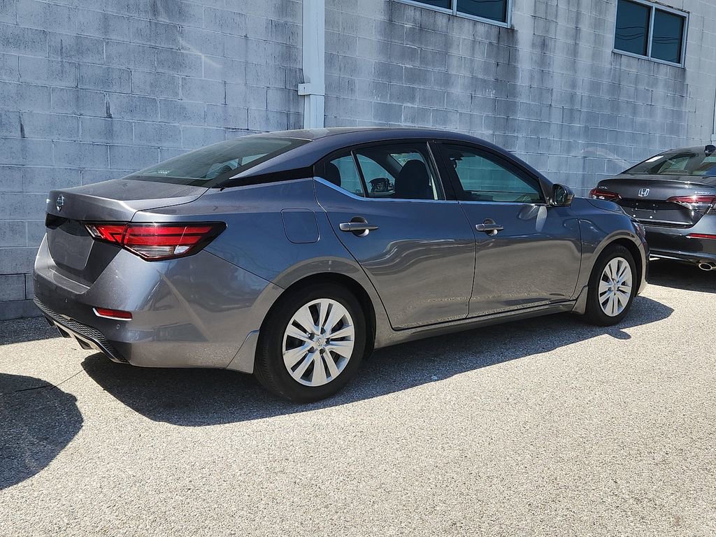 Used 2022 Nissan Sentra S w/ Trunk Package image 2