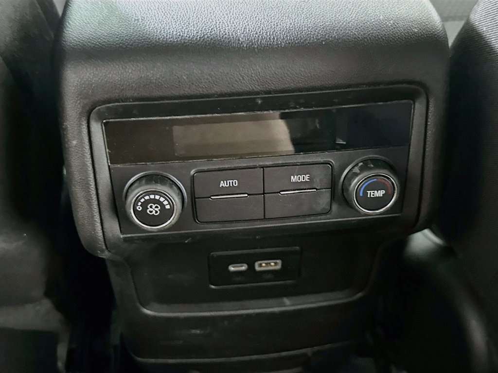 Used 2023 GMC Acadia SLE FWD image 32