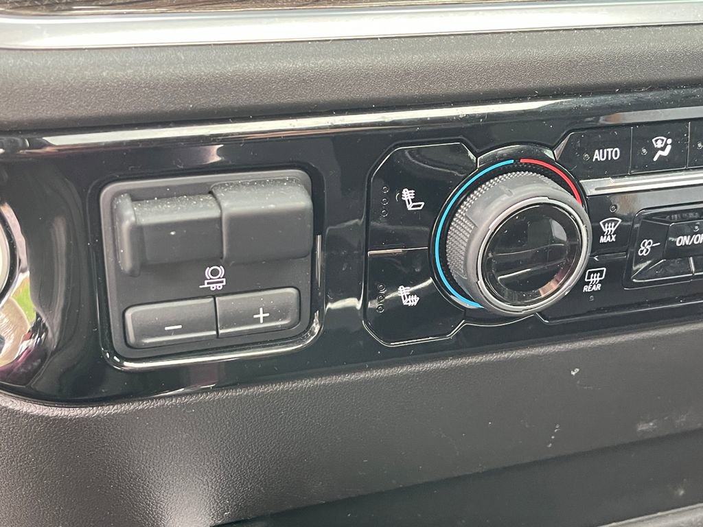 Used 2024 Chevrolet Silverado 3500 LT w/ Z71 Sport Edition AWD/4WD image 25