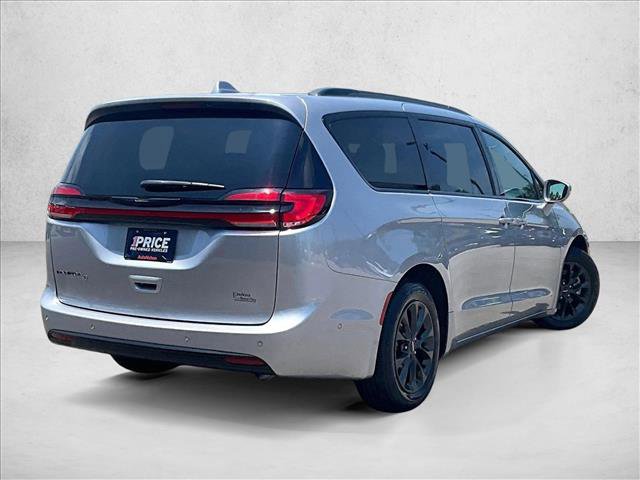 Used 2021 Chrysler Pacifica Touring-L w/ Premium & Safety Sphere Group FWD video 2