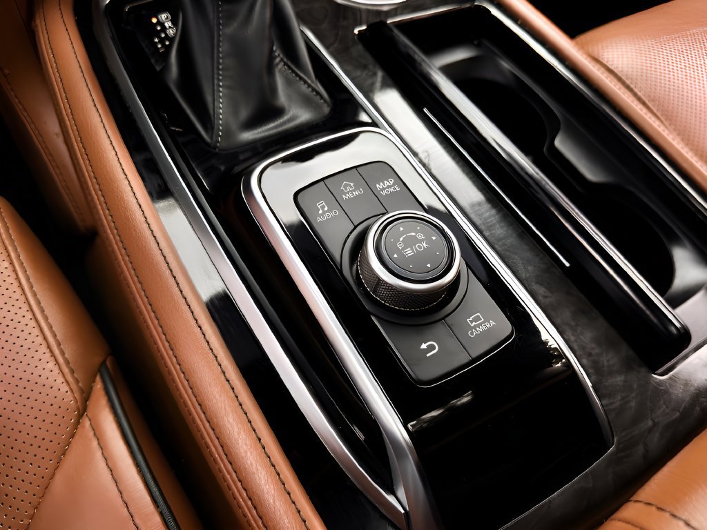 Used 2024 INFINITI QX80 Sensory w/ All-Season Package RWD image 13