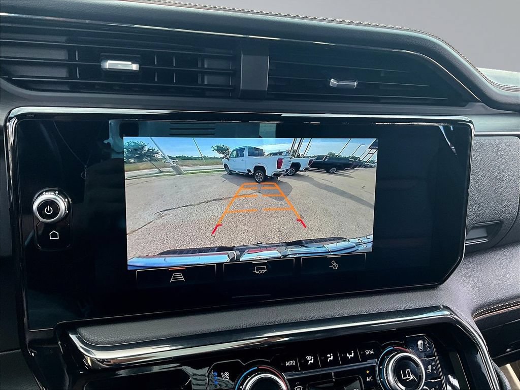 Used 2022 GMC Sierra 1500 AT4 w/ AT4 Preferred Package AWD/4WD image 17