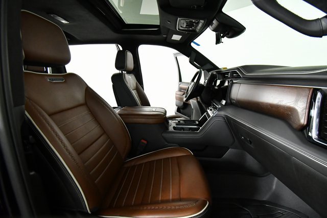 Used 2024 GMC Sierra 3500 Denali Ultimate image 23