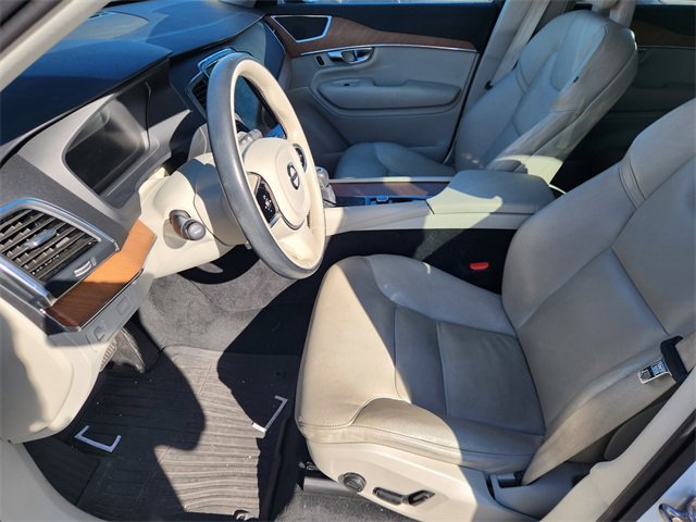 Used 2021 Volvo XC90 T5 Momentum w/ Climate Package image 8