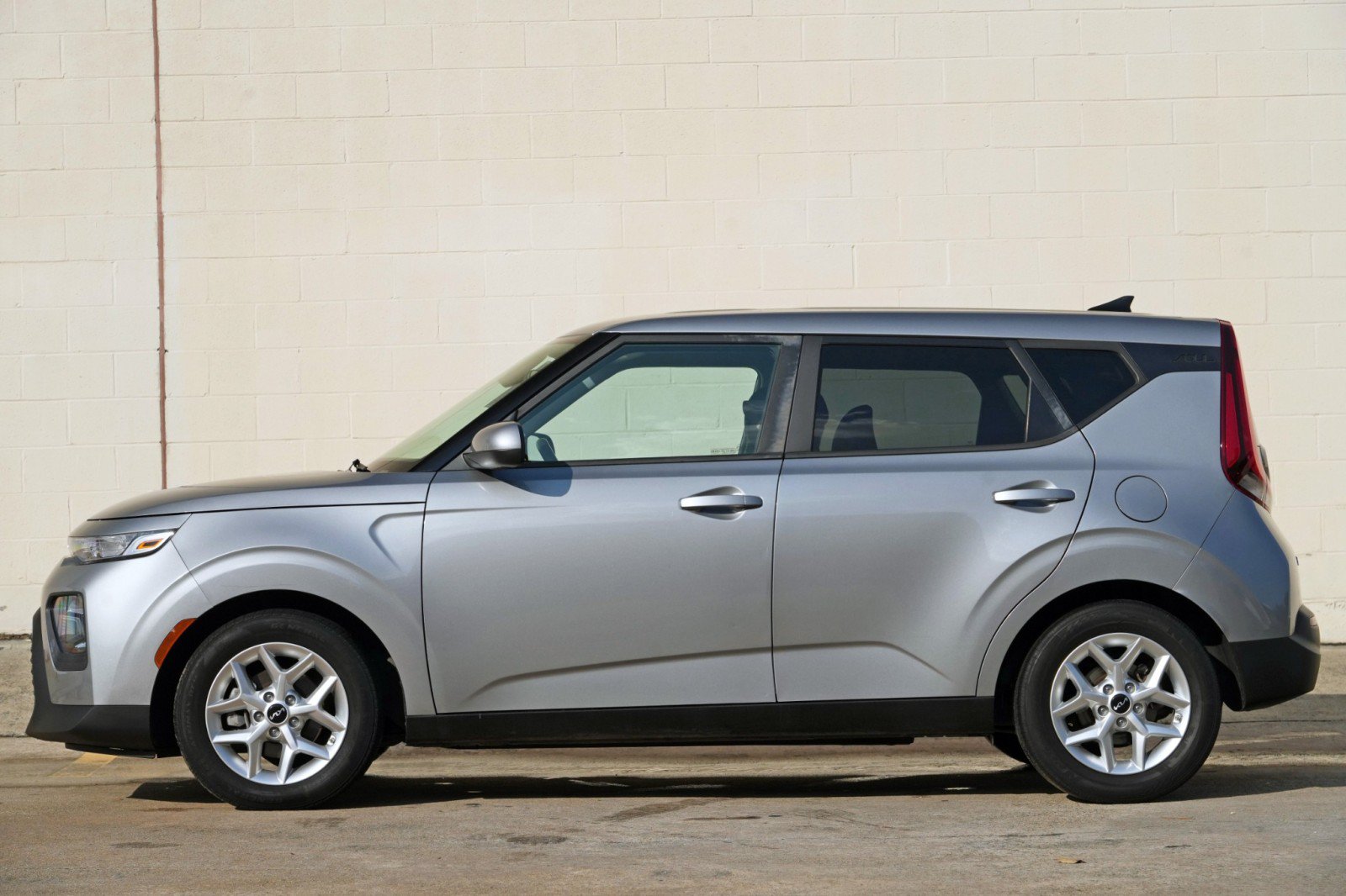 Used 2022 Kia Soul LX w/ Technology Package FWD image 8