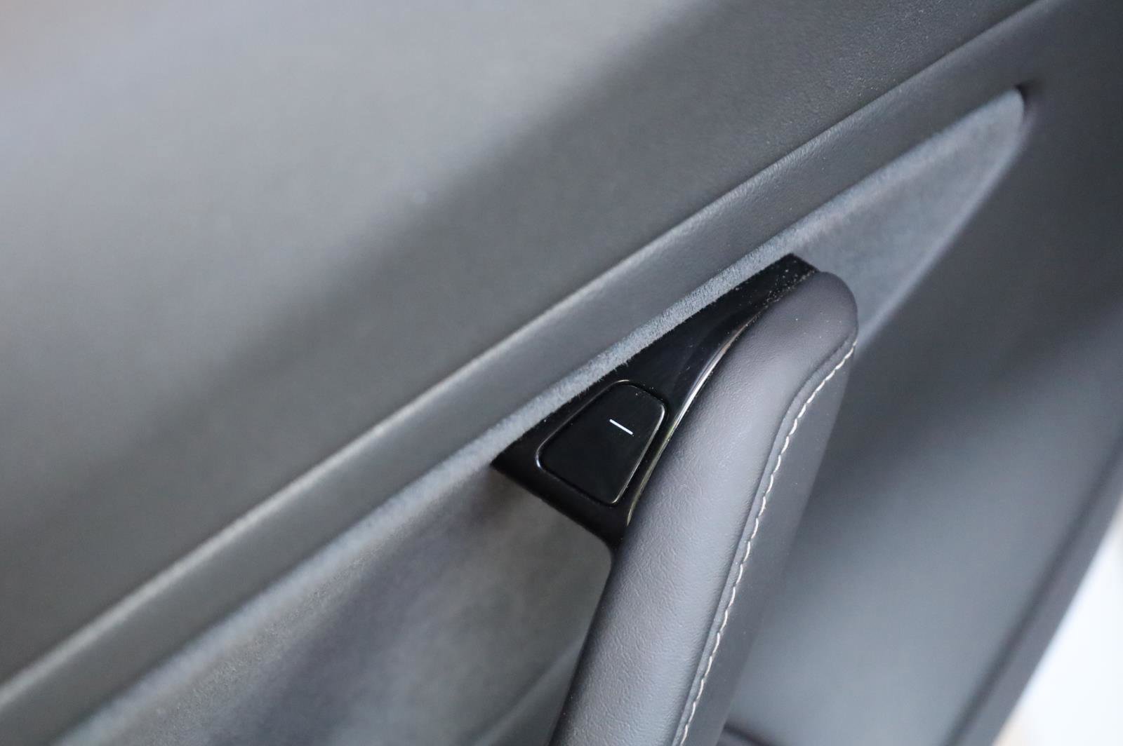 Used 2018 Tesla Model 3 Mid Range RWD image 39