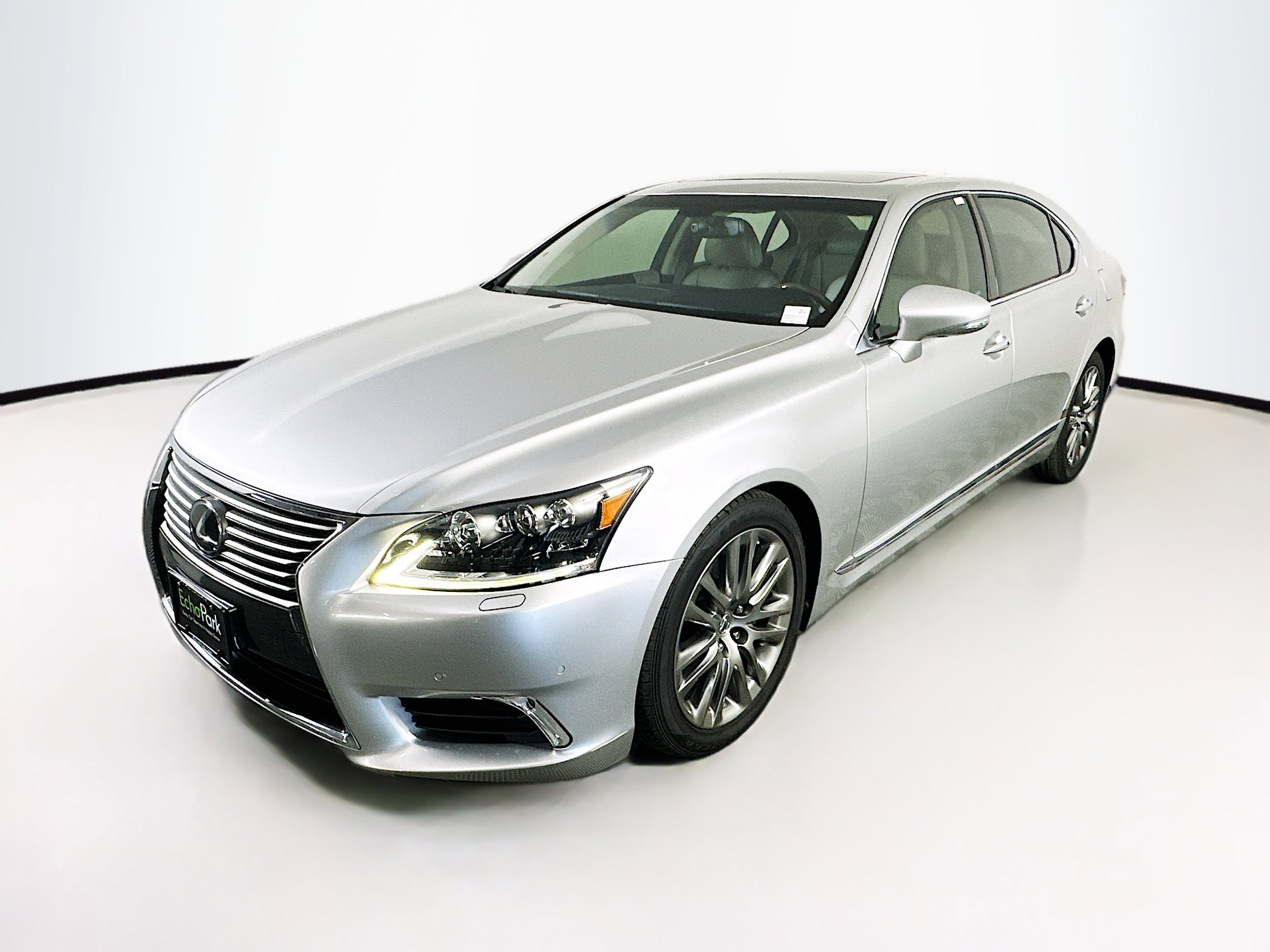 Used 2016 Lexus LS 460 L RWD image 3