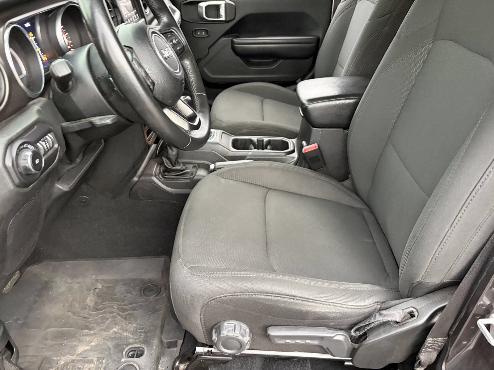 Used 2018 Jeep Wrangler Unlimited Sport S AWD/4WD image 20