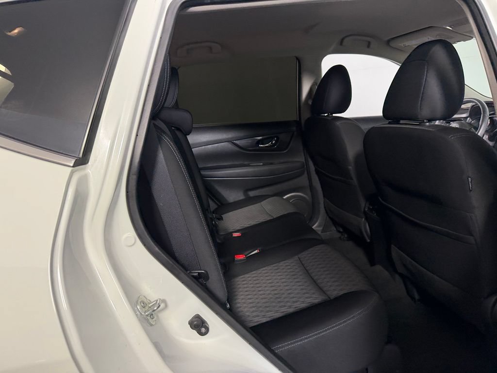Used 2020 Nissan Rogue SV FWD image 27