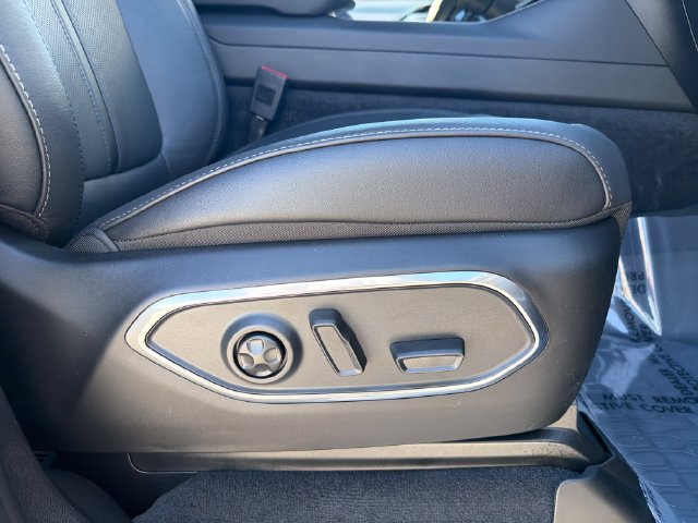New 2027 Jeep Grand Wagoneer Overland AWD/4WD image 30
