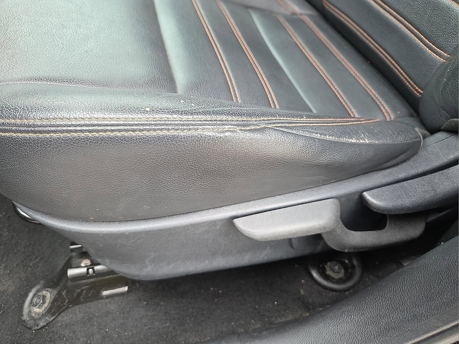 Used 2019 Nissan Kicks SR w/ SR Premium Package image 14