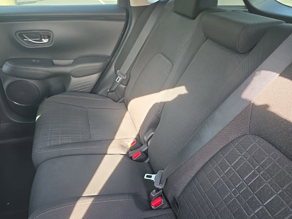 Used 2025 Honda HR-V LX image 17
