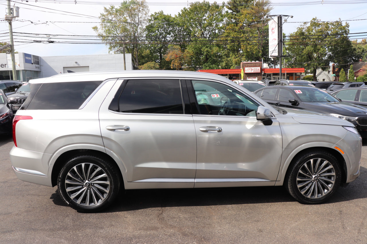 Used 2024 Hyundai Palisade Calligraphy image 6